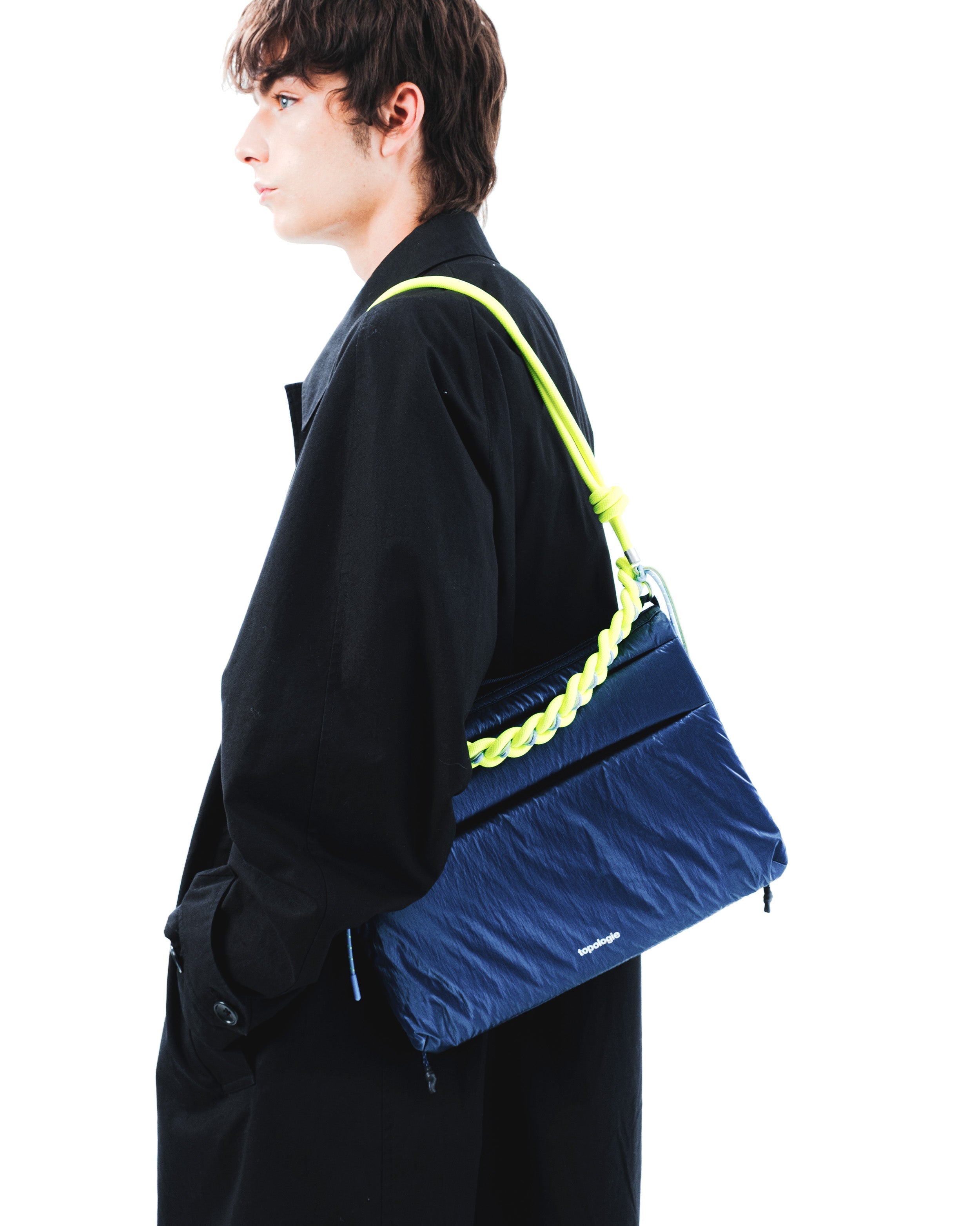 Flat Sacoche Large（フラット サコッシュ ラージ）